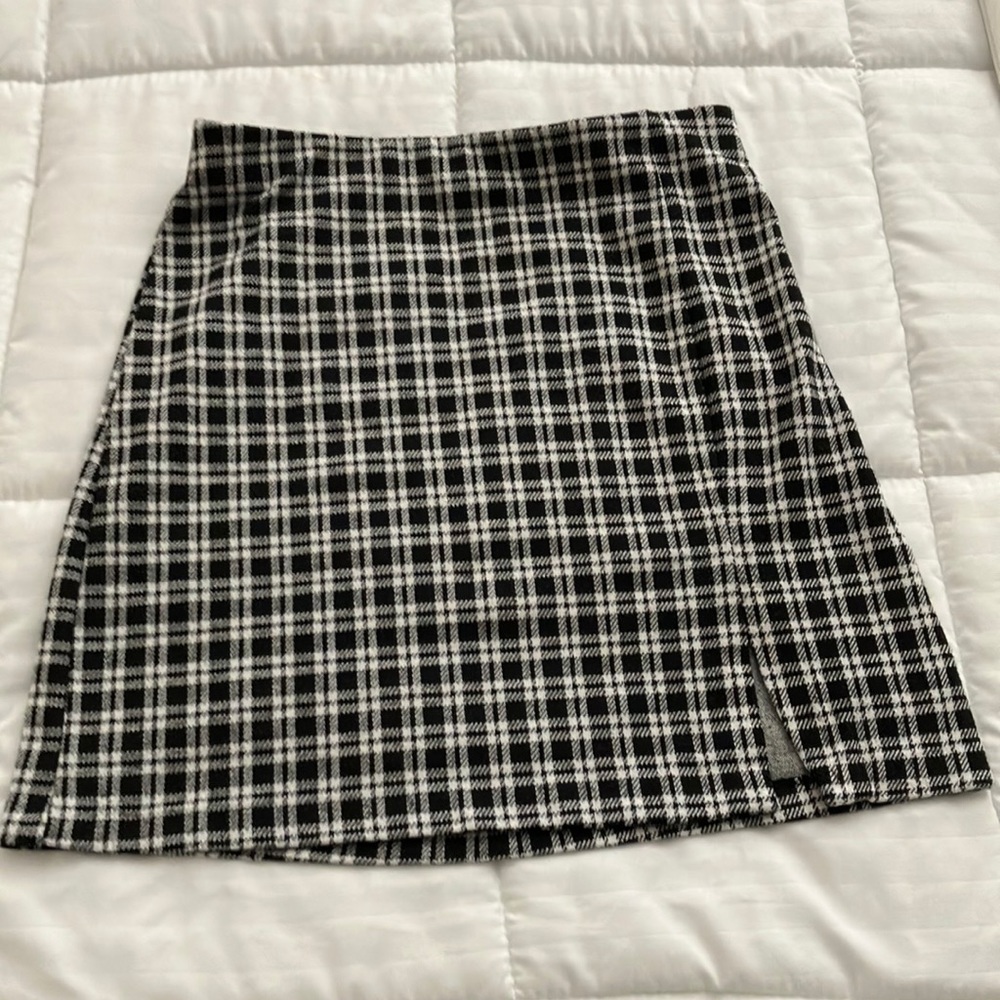 Y2k H&M white and black plaid mini skirt Size XS juniors